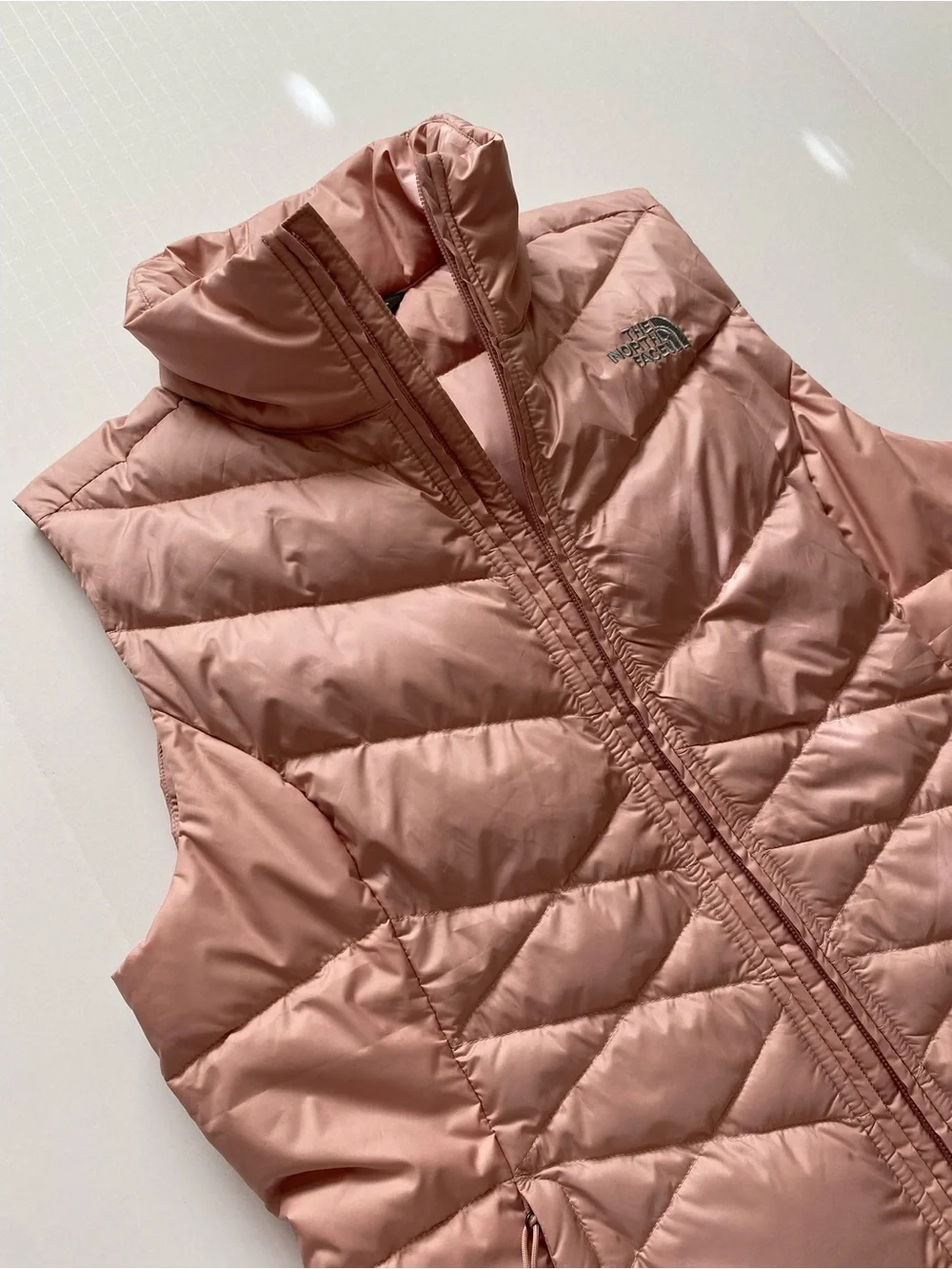 The North Face 550 Women's Light Pink Quilted Insulated Vest Size M Barely Used
